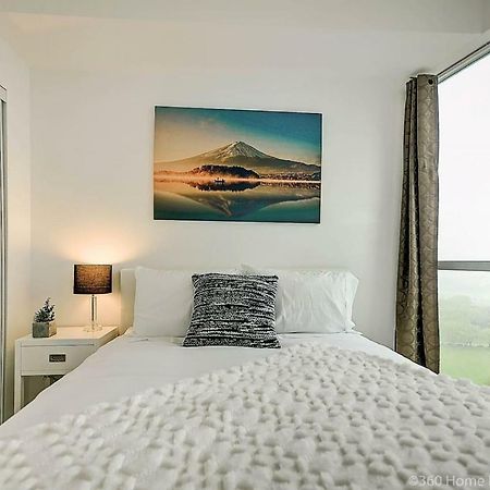 30 Off Lake View Property Heart Of Downtown Toronto Buitenkant foto
