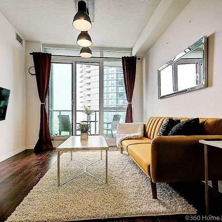 30 Off Lake View Property Heart Of Downtown Toronto Buitenkant foto