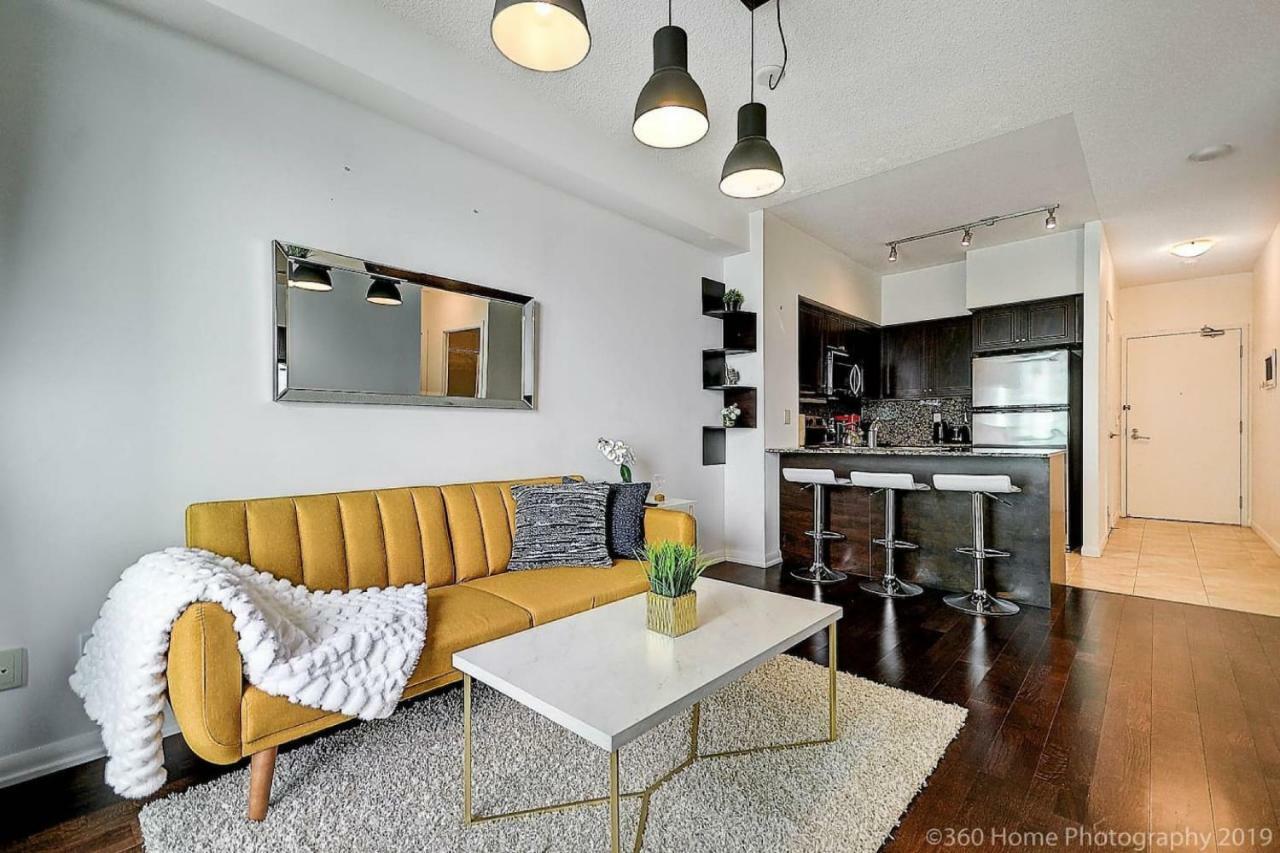 30 Off Lake View Property Heart Of Downtown Toronto Buitenkant foto