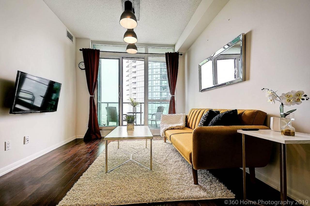 30 Off Lake View Property Heart Of Downtown Toronto Buitenkant foto